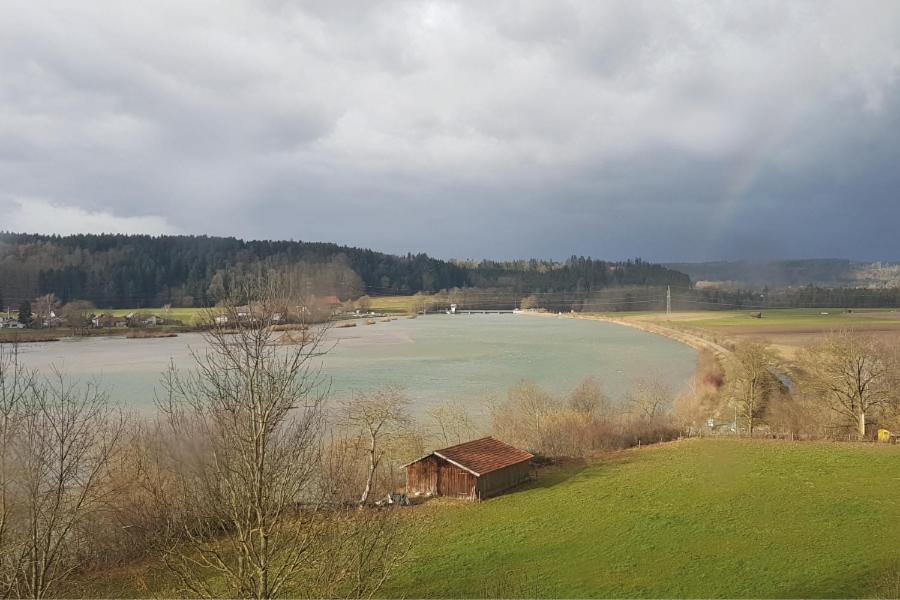 Stille X Weite - Hochwertige Wohnung Mit See-Panorama Kronburg Exterior foto
